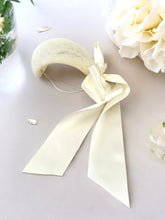 Load image into Gallery viewer, Ivory Tapered Style Fascinator, Sinamay with Satin Bow, 10 cms 4 inches wide with tails